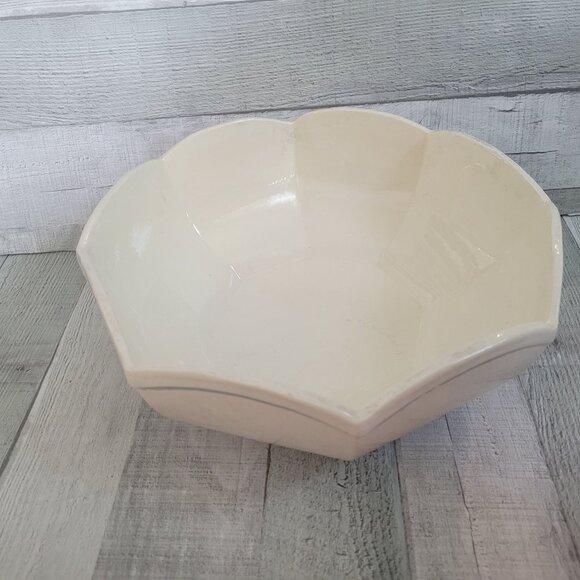 Vintage McCoy USA Large White Octagonal Ceramic Bowl - Picture 5 of 8